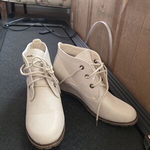 Women's Cream Ankle Boots